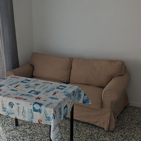 Studio Avec Coin Nuit, 100 M De La Mer Le Lavandou Exterior photo